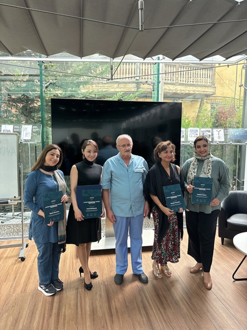 トレーナー用のプロフェッショナルコース修了後、写真中央がマーレン・サロマニーツェ先生